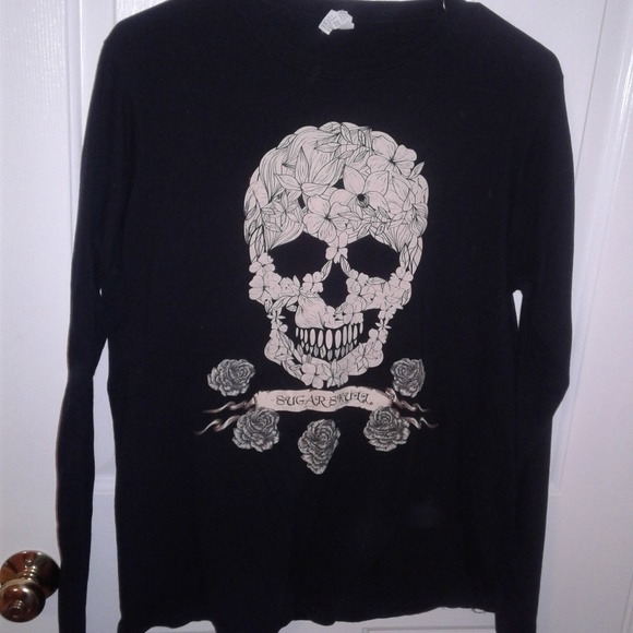 Hot Topic Tops - Hot Topic Sugar Skull Black long sleeve tee